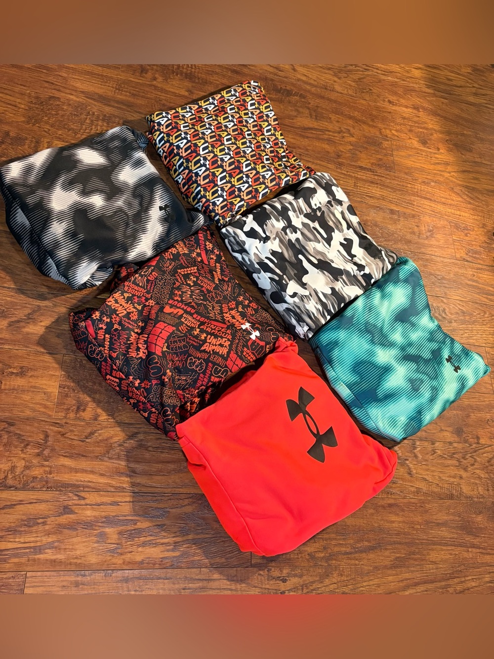 6 Under Armour boys size XL 14/16 hoodies